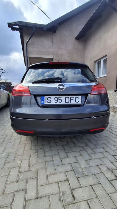 Vând Opel insignia 2.0 diesel