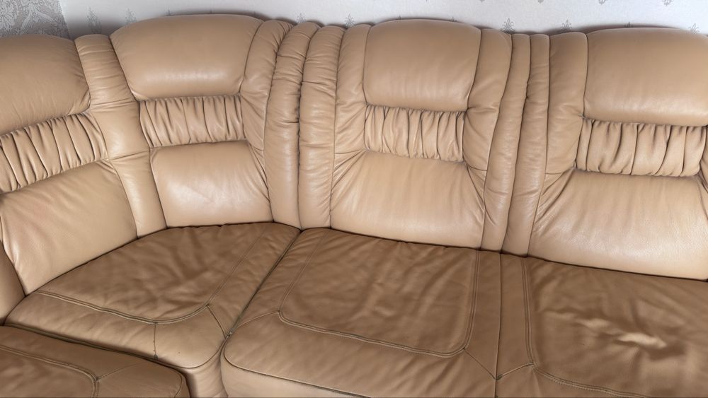 Продам угловой диван и кресло