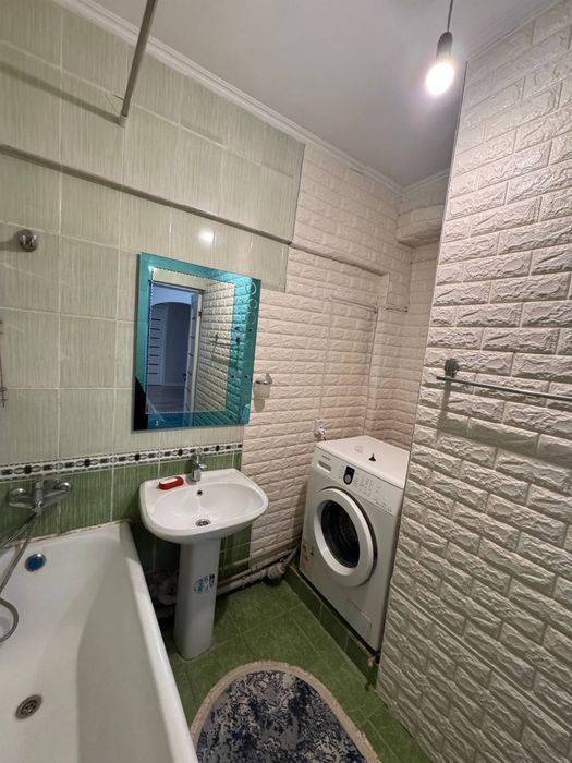 Сдаётся 2 ком квартира на Кадышева базаре