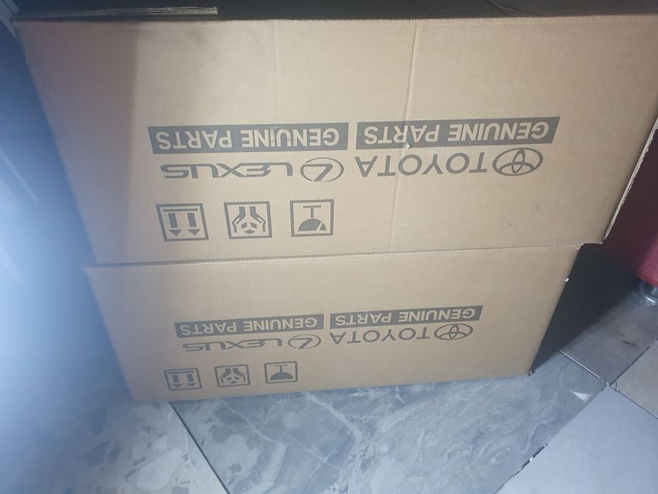 Продаю передние фары ланкрузер прада-120