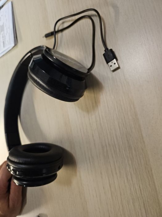 Слушалки безжични с Блутут 2.0