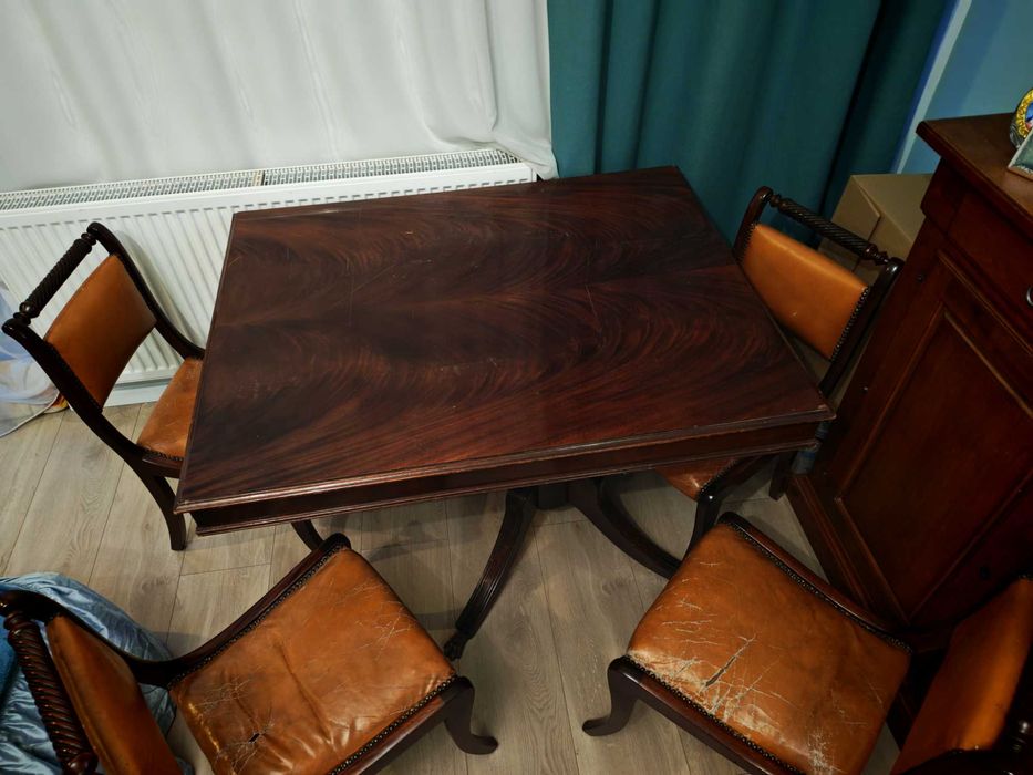 Masa vintage din lemn masiv cu 4 scaune