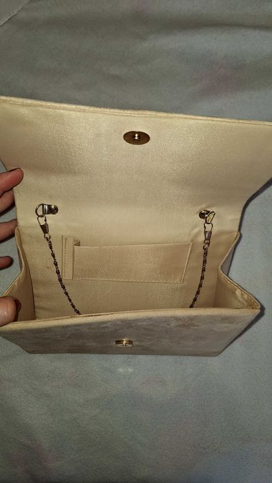 Дамска бежова велурена чантичка