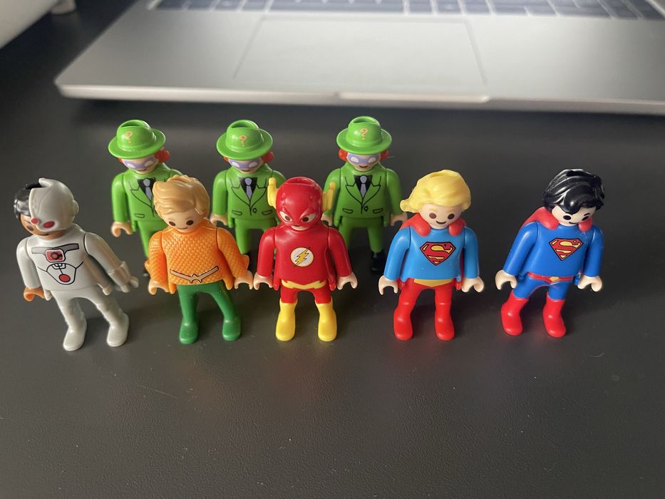 Kinder JOY Super Mario Jurassic Park Stranger things DC Playmobil