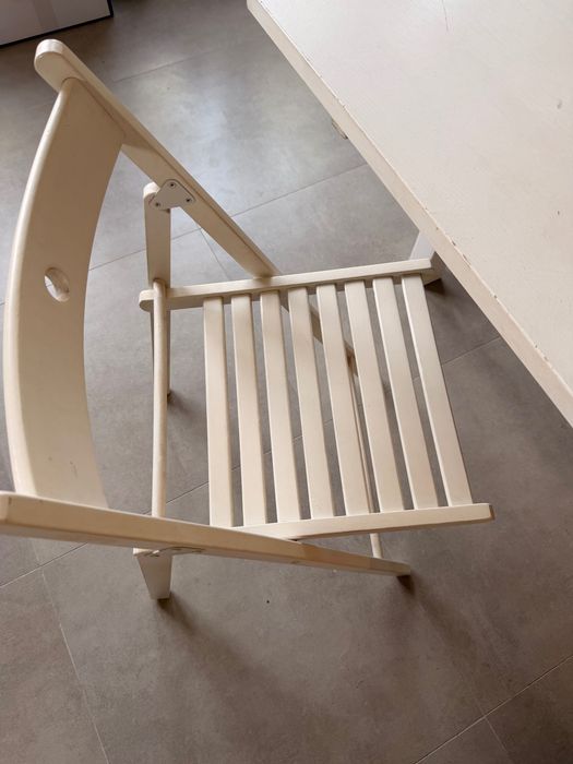 Masa extensibila Ikea cu 6 scaune 220x84cm