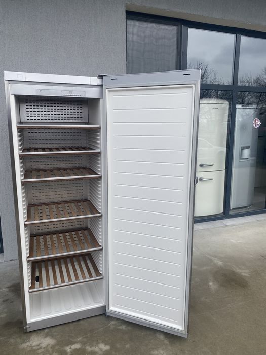 Професионален Хладилник за вино Miele 185 см