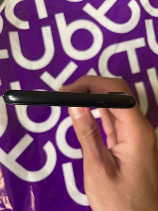 Iphone 7 black sotiladi