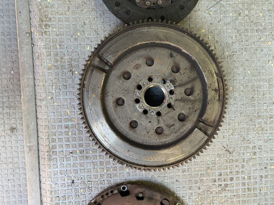 Съединител с маховик за Toyota avensi 2 2.2D-cat 177