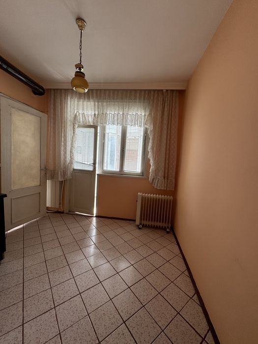 Продава се Двустаен апартамент в Айтос - 48 кв.м за 1250 €/кв.м - Снимка #2
