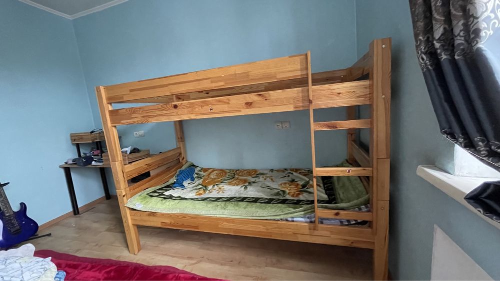 Двух ярусный кровать для детей.