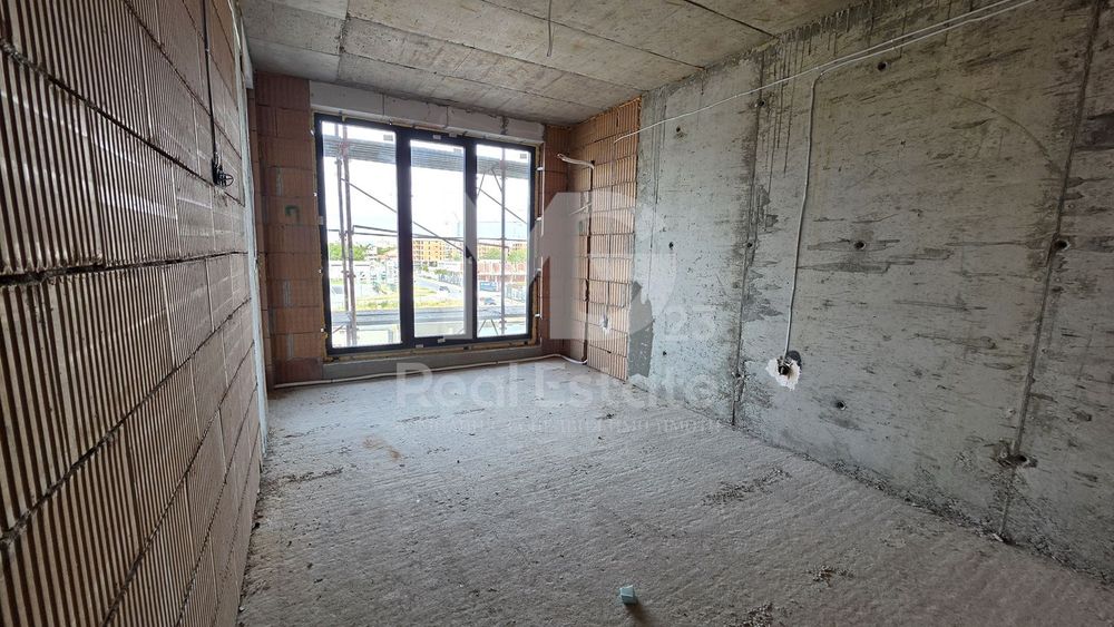 Продава се Двустаен апартамент в Пловдив, Остромила - 66 кв.м за 1302 €/кв.м - Снимка #3