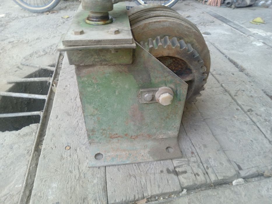 Ручная лебёдка с червячьным приводом