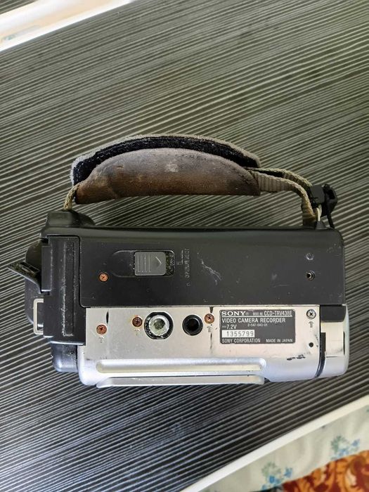 Видеокамера Sony CCD-TRV438E