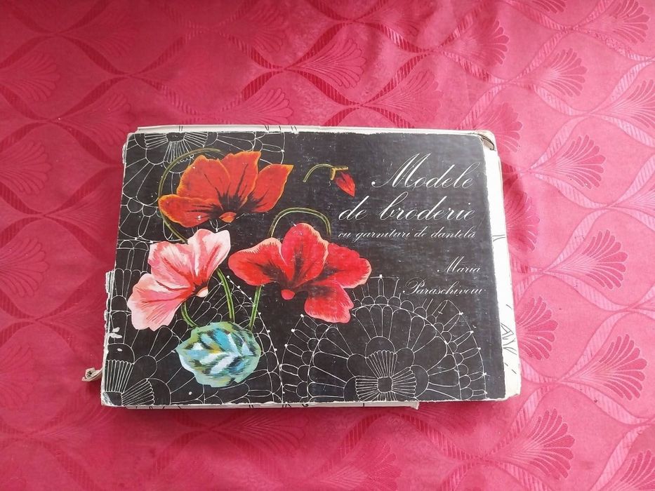 Carte veche de broderie.