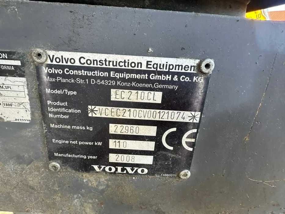 Dezmembrez excavator Volvo EC210 CL - piese de schimb Volvo