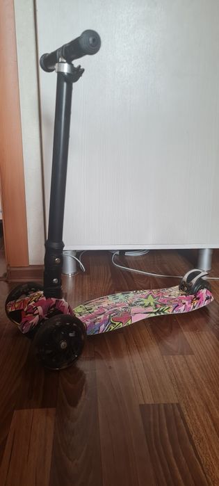 Продам самокат детский