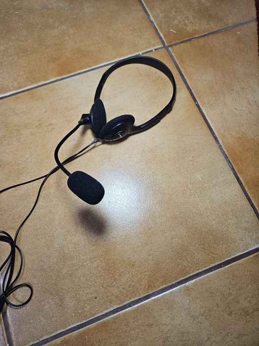 Căști cu fir nou nouțe