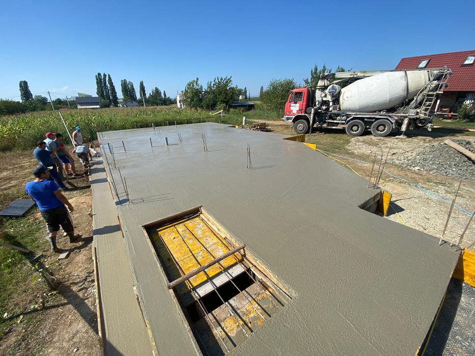 Firma Executăm case la rosu acoperișuri