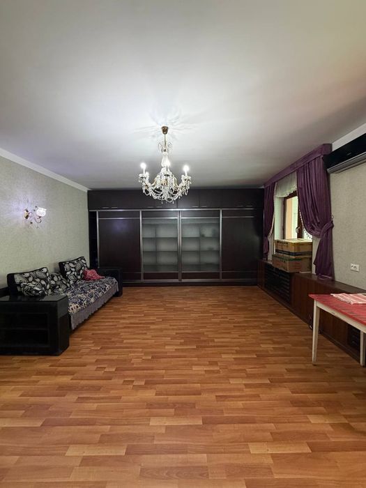 ЦУМ продается своя 3-ком  квартира