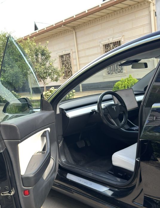 Tesla Model 3 Long Range