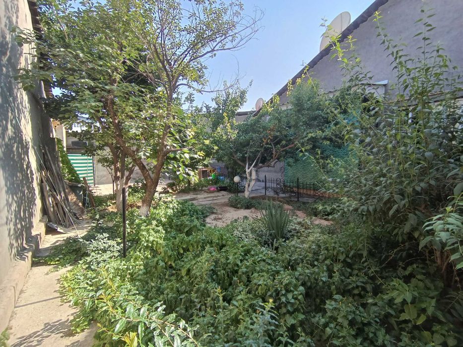 ДОМБРАБАД  ховли жой  4 сотих 5 котта хона фасад 20 метр