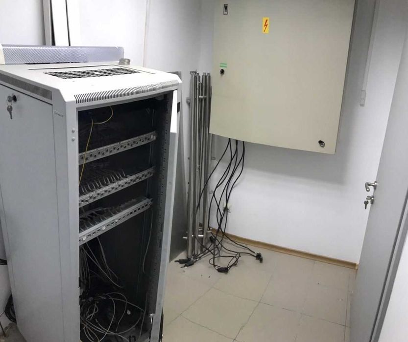 Дава се под наем Магазин в Пловдив, Център - 737 кв.м за 6942.12 € - Снимка #11