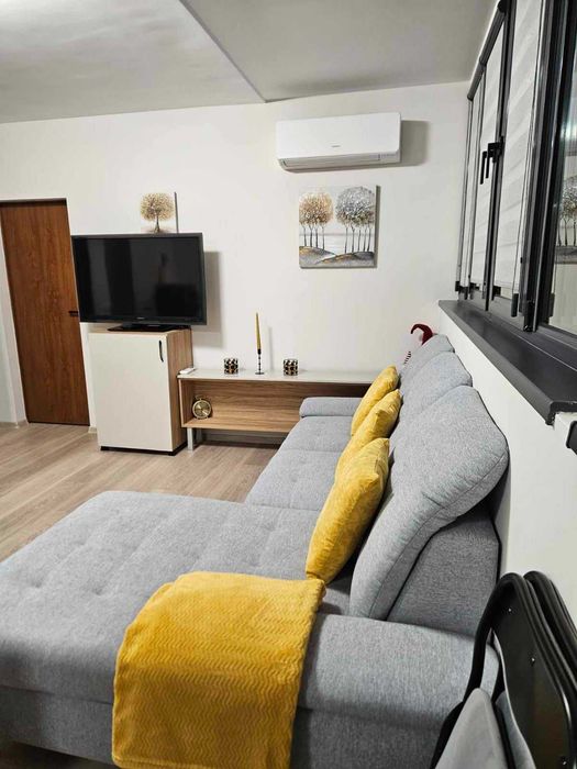 Дава се под наем Тристаен апартамент в Бургас, Център - 90 кв.м за 1100 € - Снимка #10