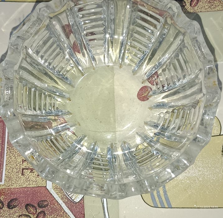 Продается  конфетницы и салатница.производство  СССР