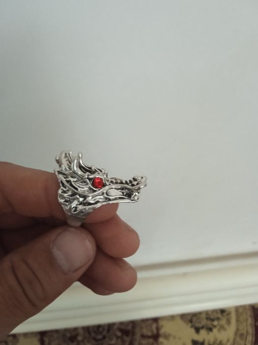 Кумуш Узук сотилади