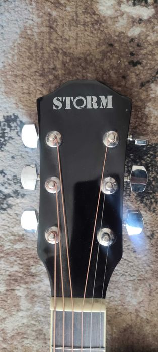 Продавам китара STORM