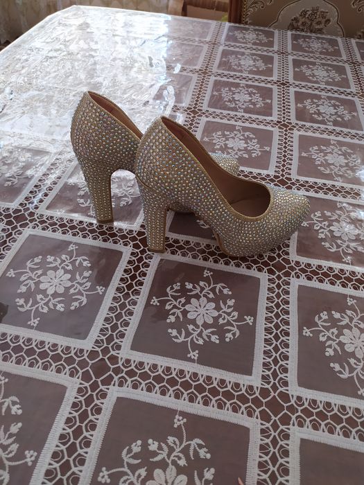 Svadibniy tufli sotaman