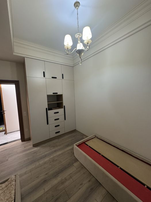 Kvartira Seul baynalminal kochada ijaraga 3 hona odam yashamagan