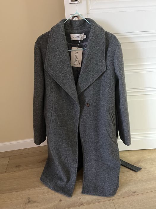 Продается стильное серое пальто.