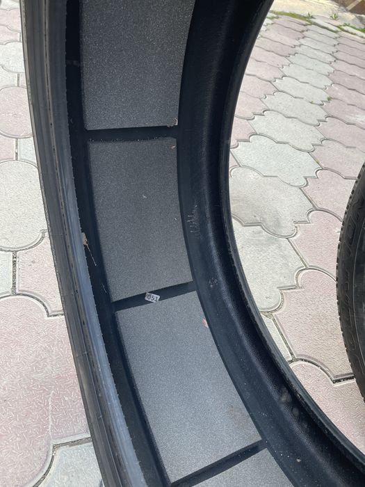 Резина 275/40/22