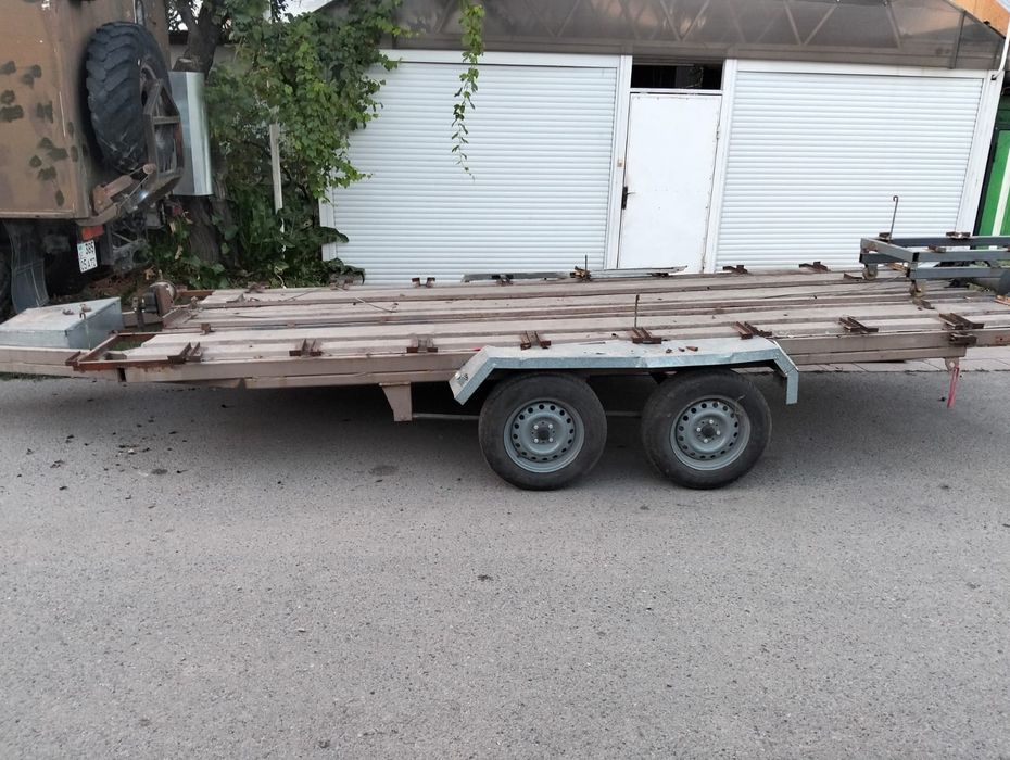 прицеп пчеловодный на 27 ульевев Питенко