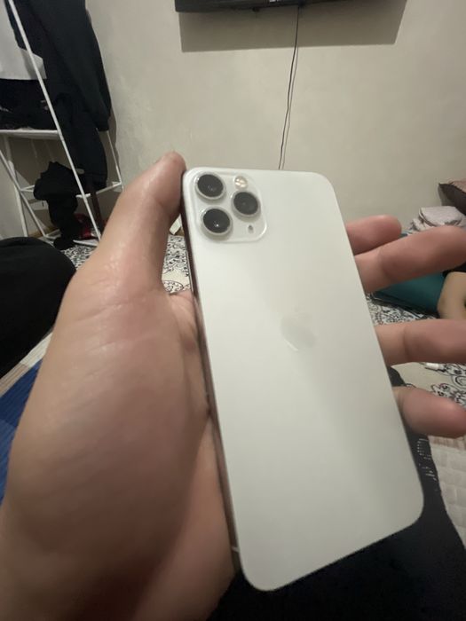 Продам айфон 11 про