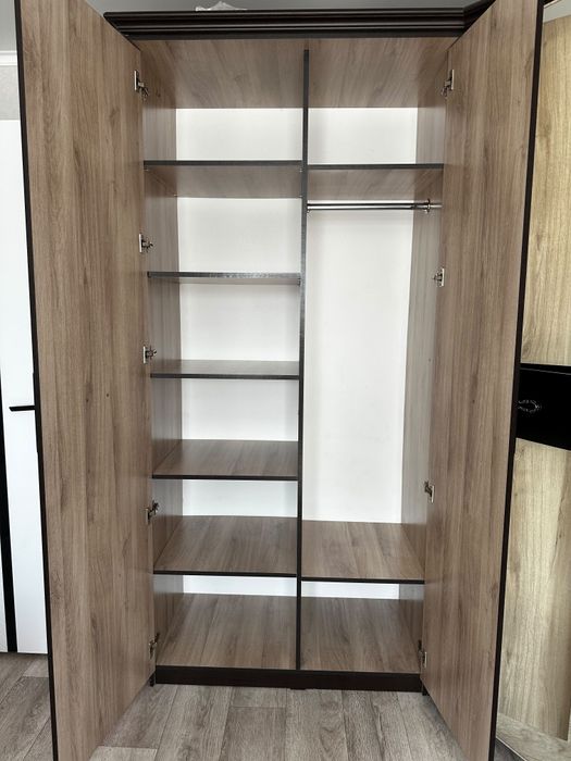 Продам угловой шкаф