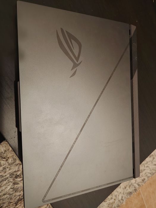 Asus ROG Strix G16 G614J - ES94 (defect, pentru piese/repara)t