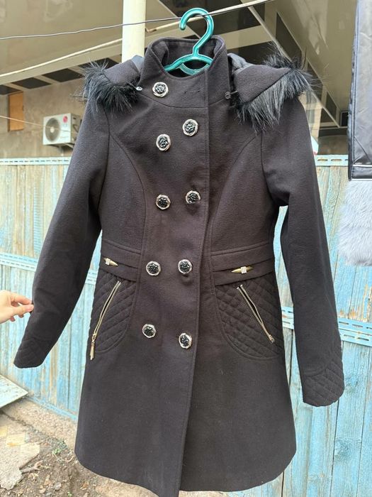 Продаётся женское пальто