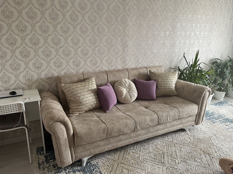 Диван гостинной с металическим механизмом