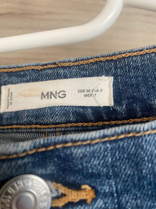 Дънки с висока талия Mango