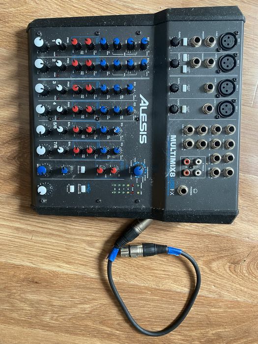 Микшер Alesis Multimix 8 usb fx