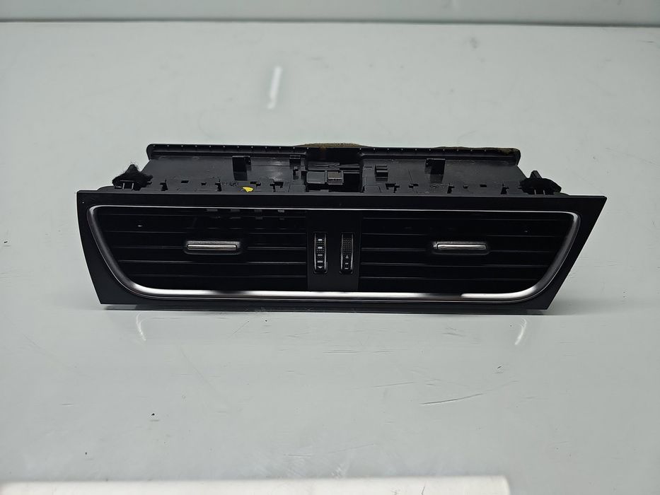 Grila aerisire centrala AUDI A4 (8K2, B8.5) [Fabr 2008-2015] 8T2820951