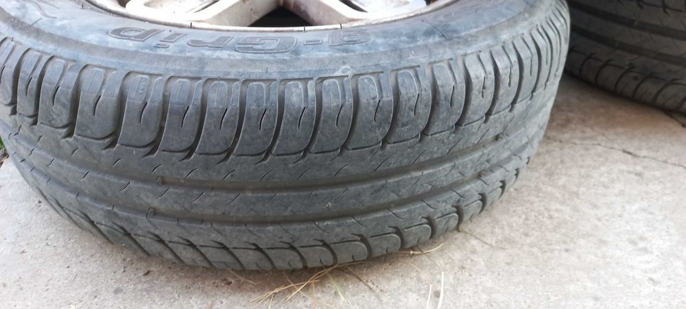 Set roti aliaj ford fusion 4x108. Anvelope vara stare buna 195/60/15 ! Roata de rezerva noua! Bonus polita si podea portbagaj!