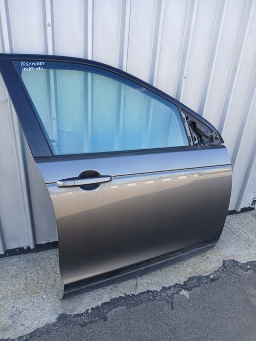 Предна дясна врата Renge Rover Discoveri sport 2015г