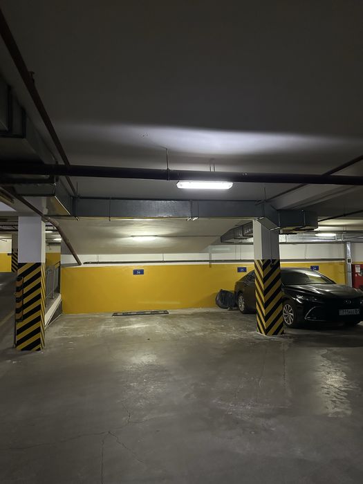 Парковочное место в паркинге