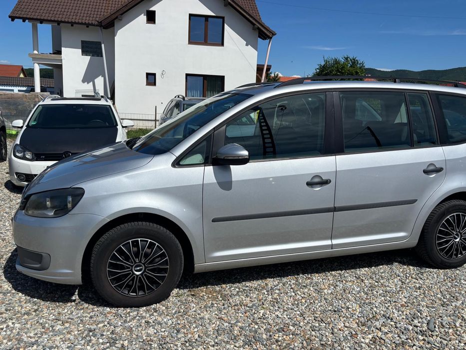 VOLKSWAGEN Touran 2011 — imagine 3