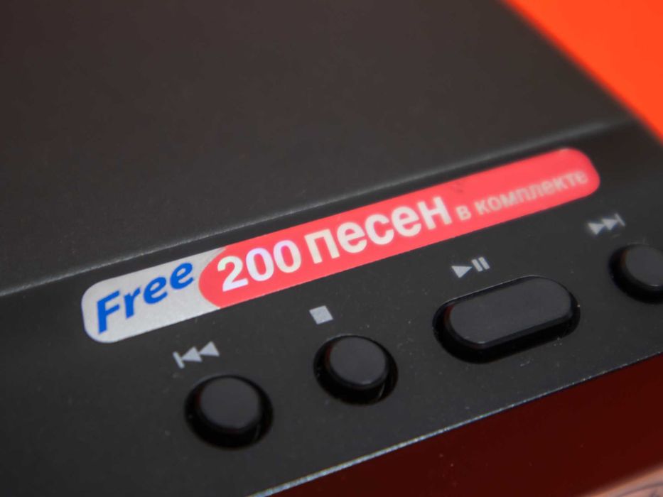 SAMSUNG караоке система DVD плейър с микрофон 150 бг песни DVD-P366KD