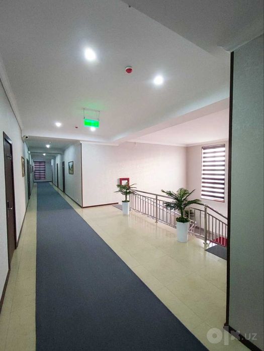 Гостиница ул.Фаргона Йули 4-эт+подвал 3200 м² 10-сот евроремонт