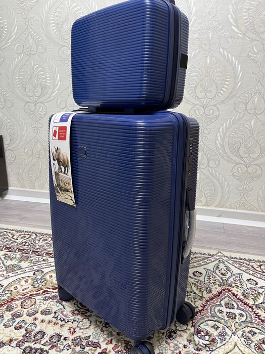 Чемодан M + кейс (набор) новый